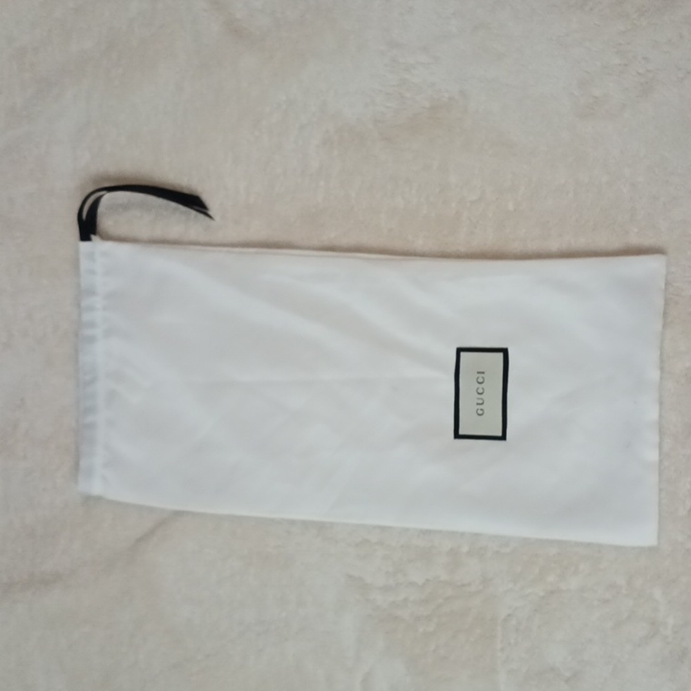 Gucci shoes dust bag  in good condition